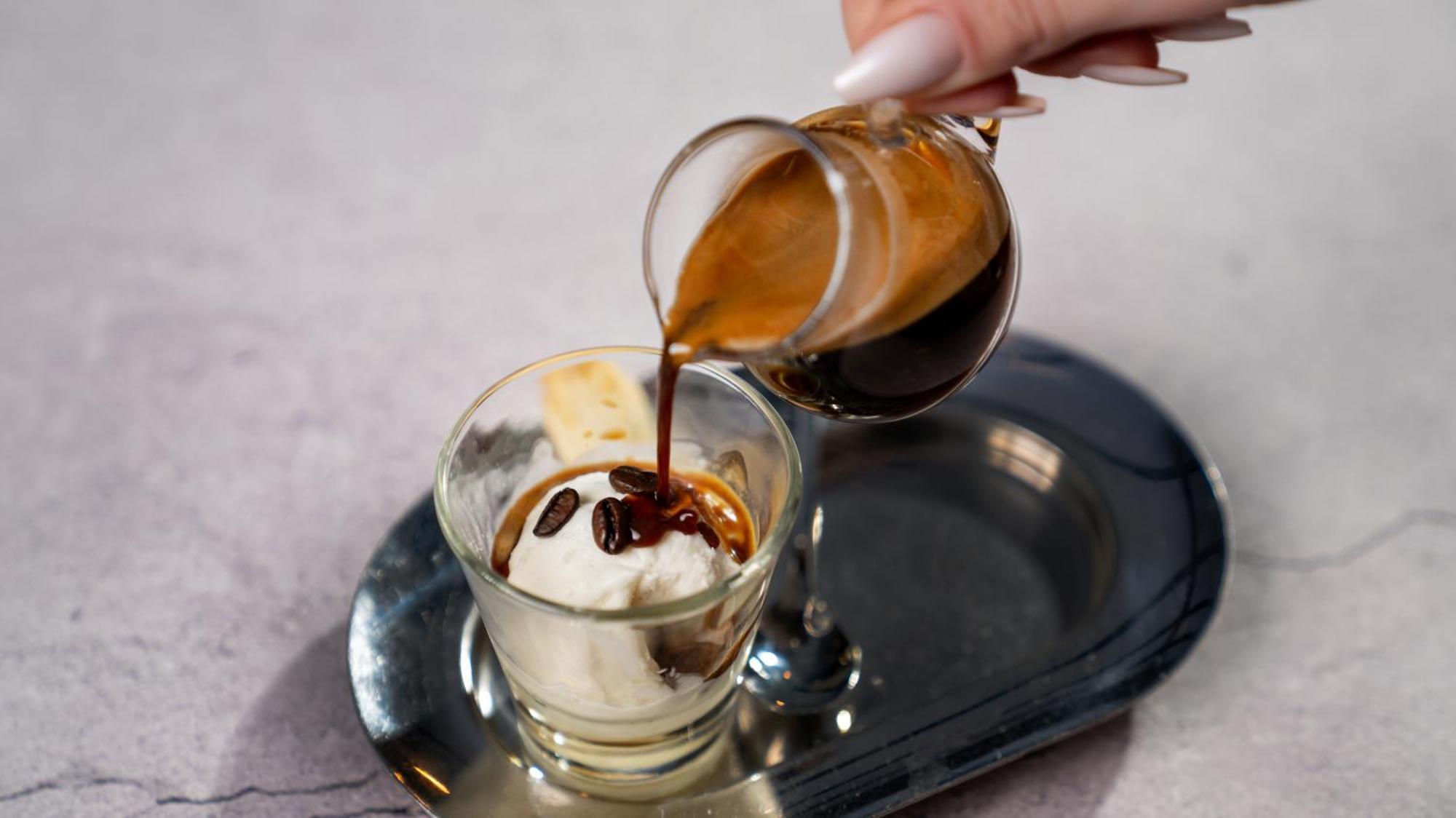 The Abdali Boulevard Hotel Amman Exterior foto Preparation of an affogato