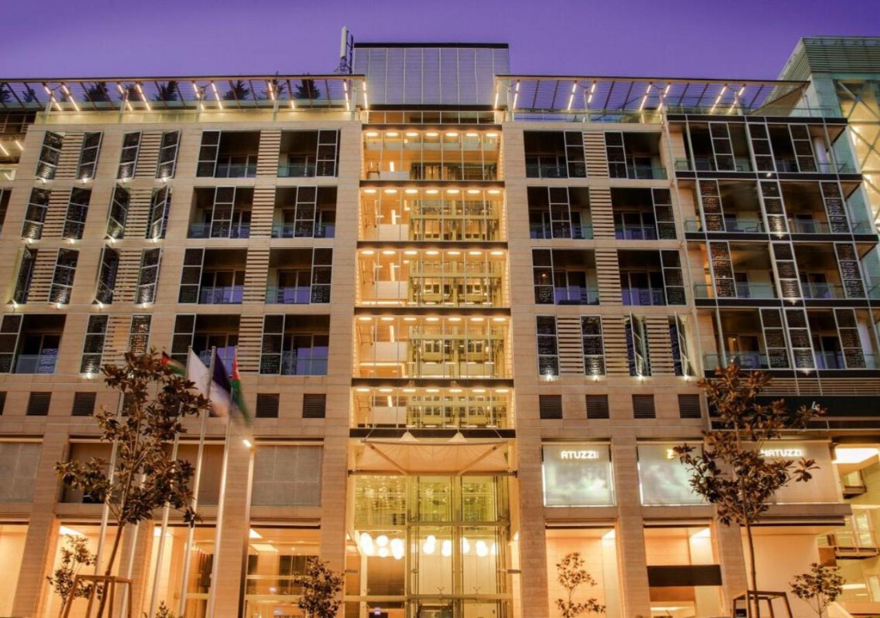 The Abdali Boulevard Hotel Amman Exterior foto The hotel at night