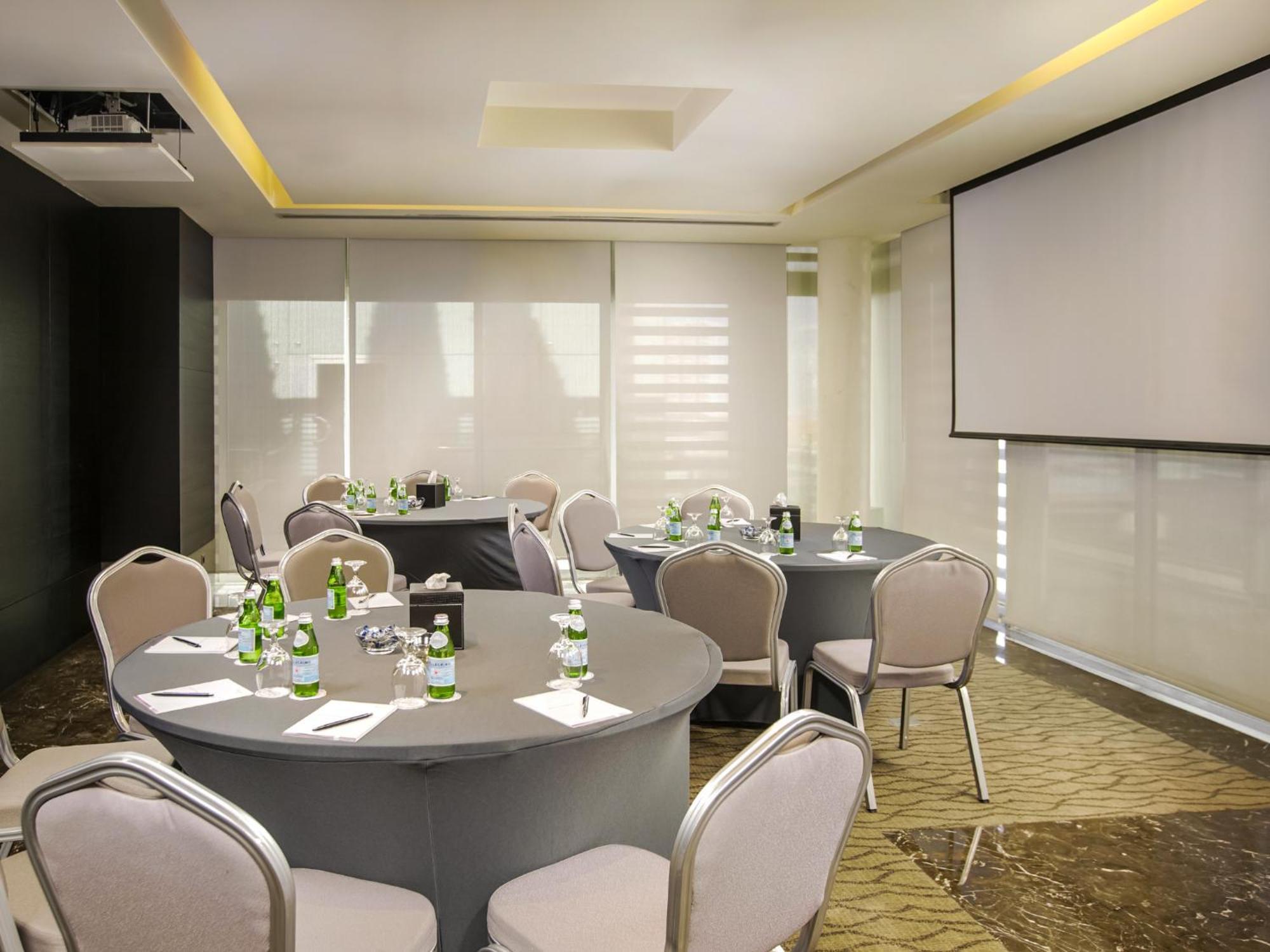 The Abdali Boulevard Hotel Amman Exterior foto Meeting room